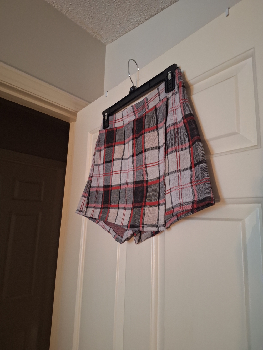Plaid High-Rise Women’s Skort Shorts — Gray & Red